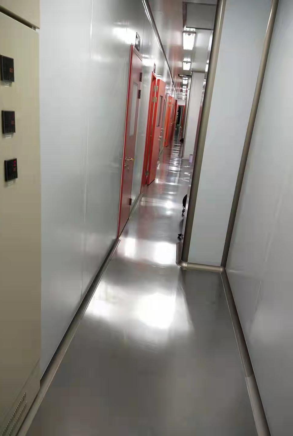 無塵自動<a href='http://www.toplit.com.cn/' target='_blank' title='噴漆設備' style='color:#eb2828'><strong>噴漆設備</strong></a>.jpg